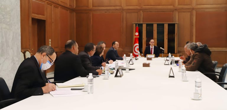 You are currently viewing Le dossier des oasis de Jomna au centre d’une réunion entre le ministre et l’association de la sauvegarde des oasis de Jomna.