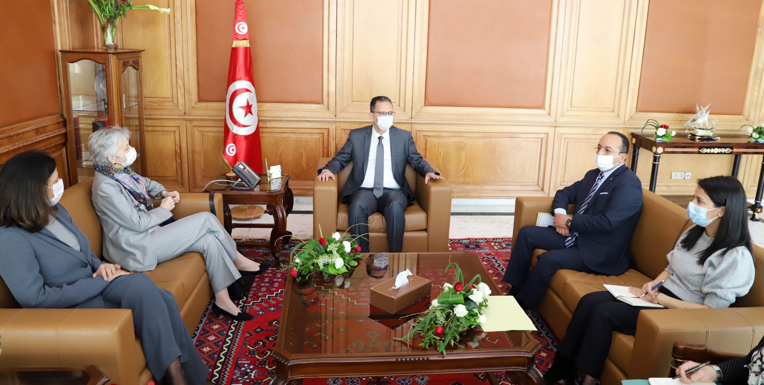 You are currently viewing وزير أملاك الدولة والشؤون العقارية يلتقي رئيسة لجنة البندقية.