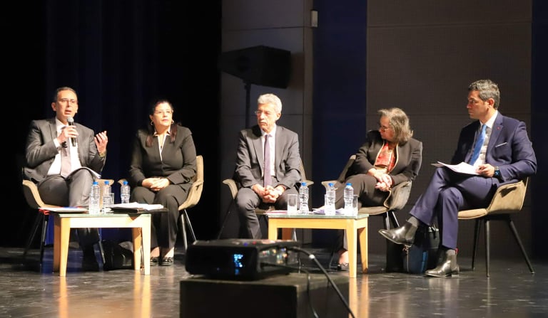 You are currently viewing وزير أملاك الدّولة والشؤون العقارية يستعرض مخطط الوزارة المتعلق بالإجراءات العاجلة لتنشيط الاقتصاد.