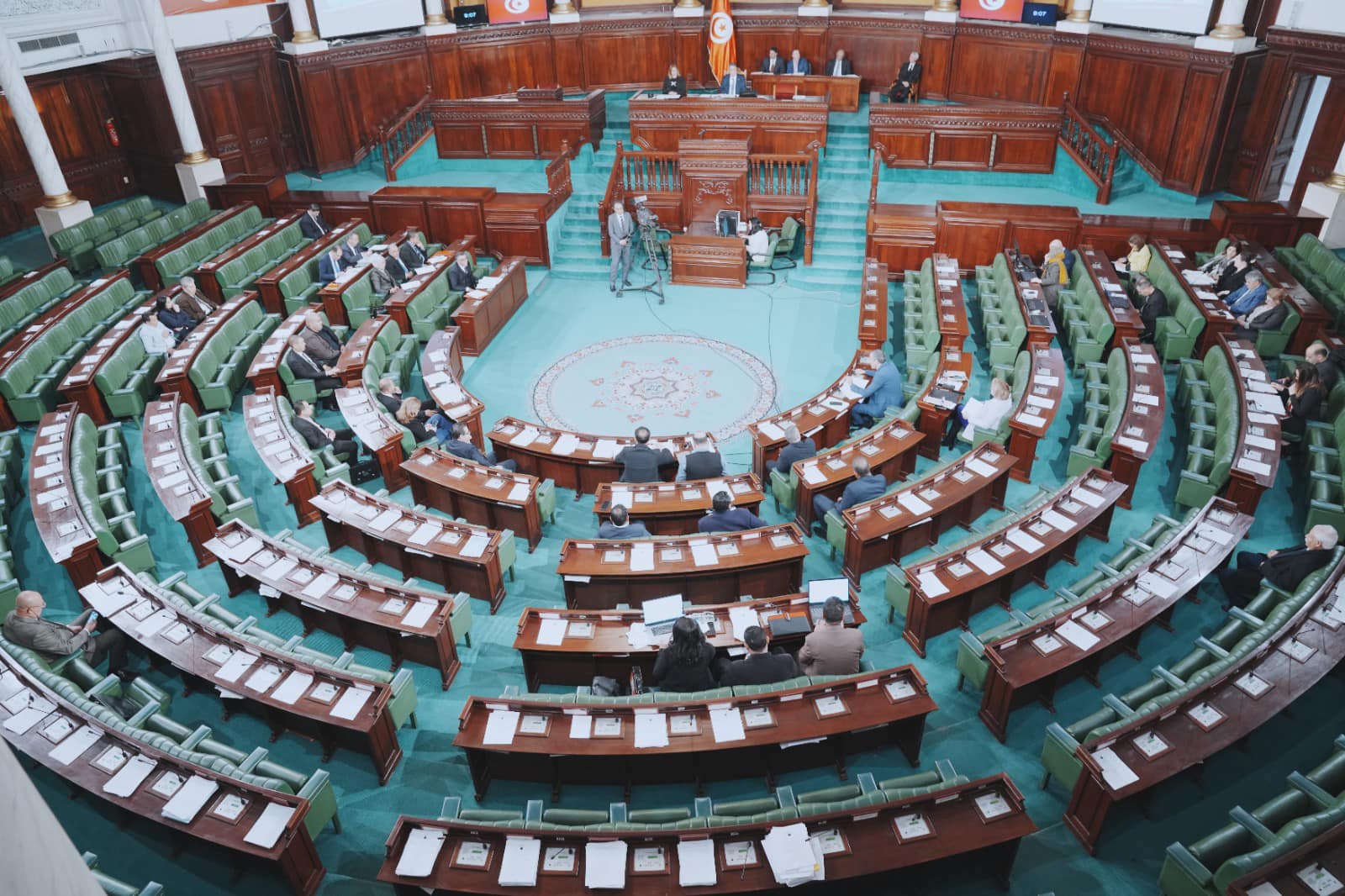 You are currently viewing Séance plénière à l&rsquo;ARP en présence du ministre des domaines de l&rsquo;Etat et des affaires foncières.