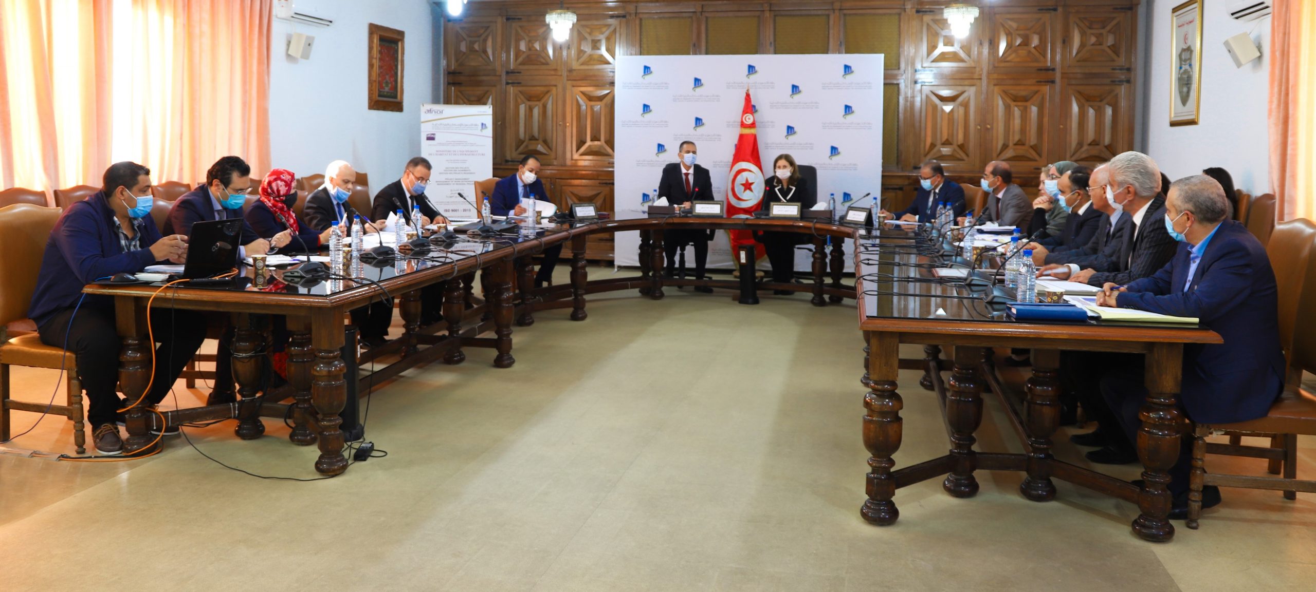 You are currently viewing Réunion de travail entre les ministres de l’équipement et des domaines de l’Etat :